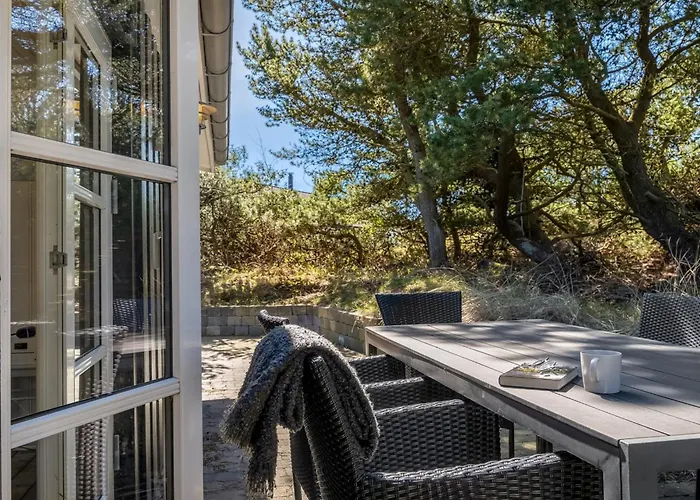 Hellena - 700m From The Sea By Interhome